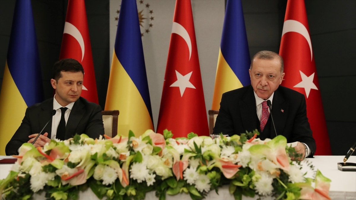Cumhurbaşkanı Erdoğan, Ukrayna Devlet Başkanı Zelenskiy İle Telefonda Görüştü