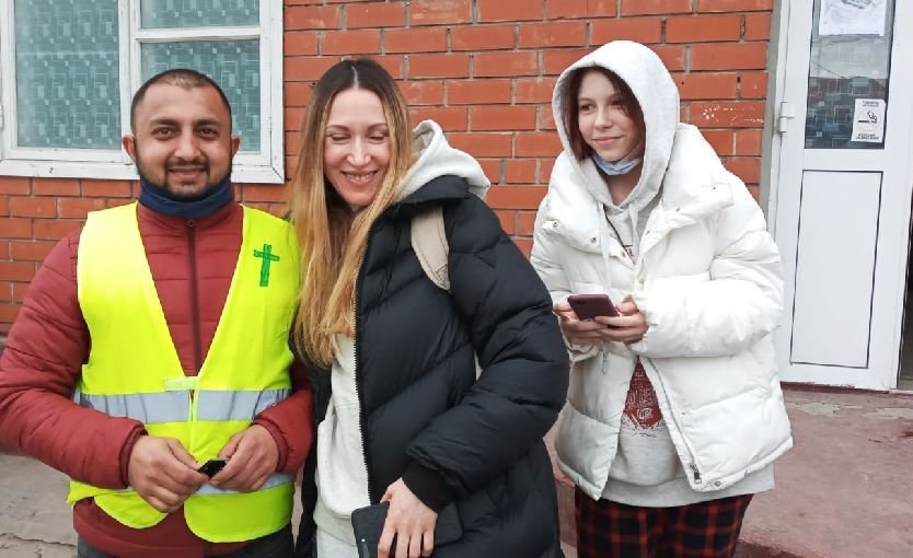 İzmit’ten Ukrayna’ya gidip, eşi ve kızını aldı