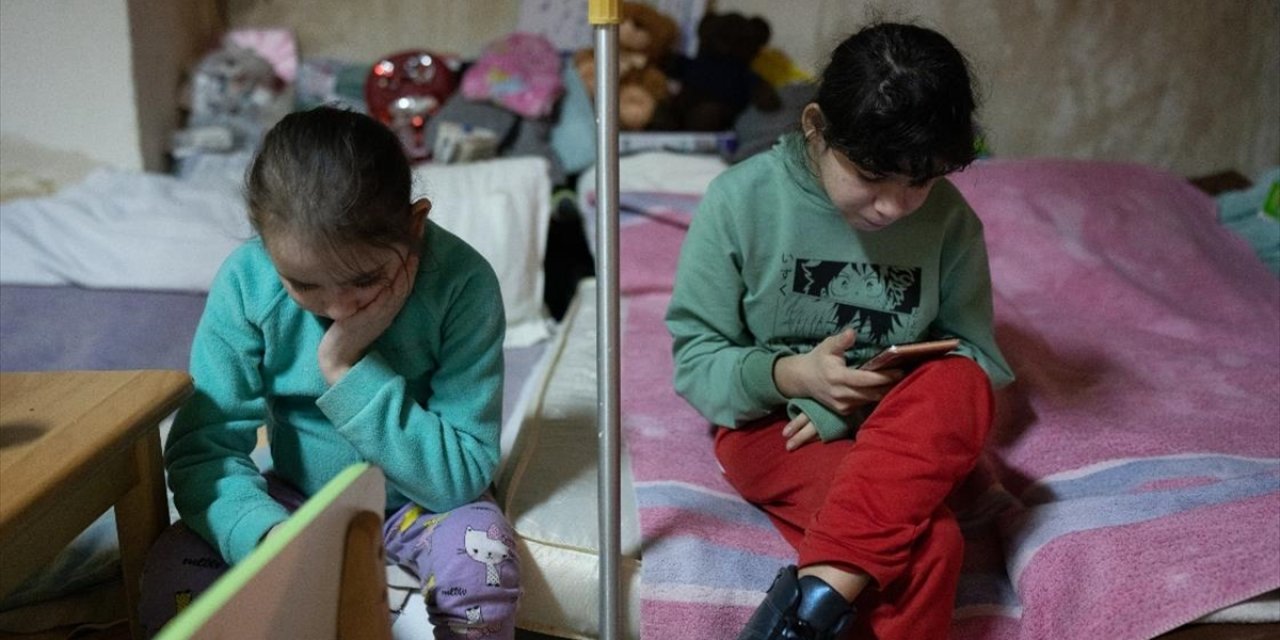 Rusya'nın Saldırısı Nedeniyle Kanser Hastası Çocuklar Sığınaklara Alındı