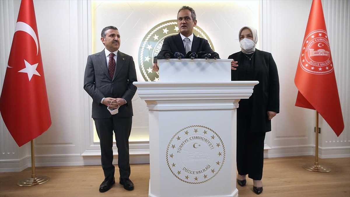 Milli Eğitim Bakanı Özer'den 'Yüz Yüze Eğitim' Açıklaması