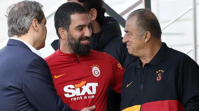 Arda Turan, Burak Elmas'ı sinirlendirdi: Daha sorumlu davranmasını beklerdim
