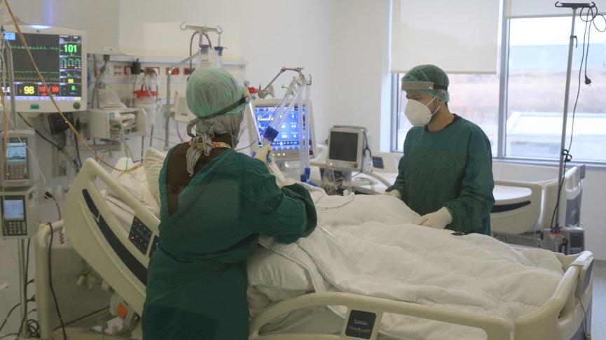 Yeni vaka ve vefat sayısı açıklandı! Bakan Koca’dan risk grubuna uyarı