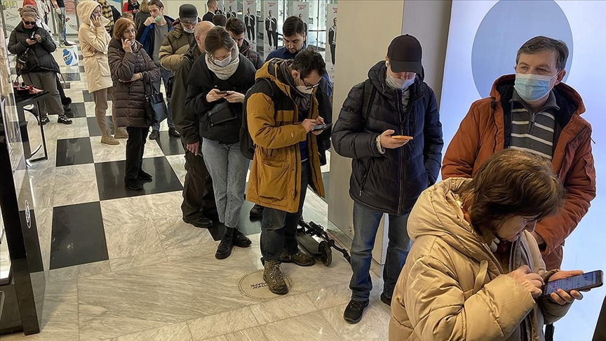 Rusya'ya yaptırımların etkisi sokaktaki vatandaşa da yansımaya başladı