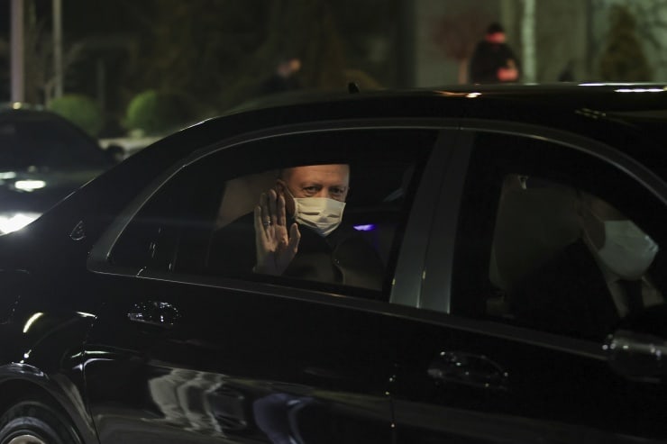 Babacan’a göre Erdoğan bir öyle bir böyle