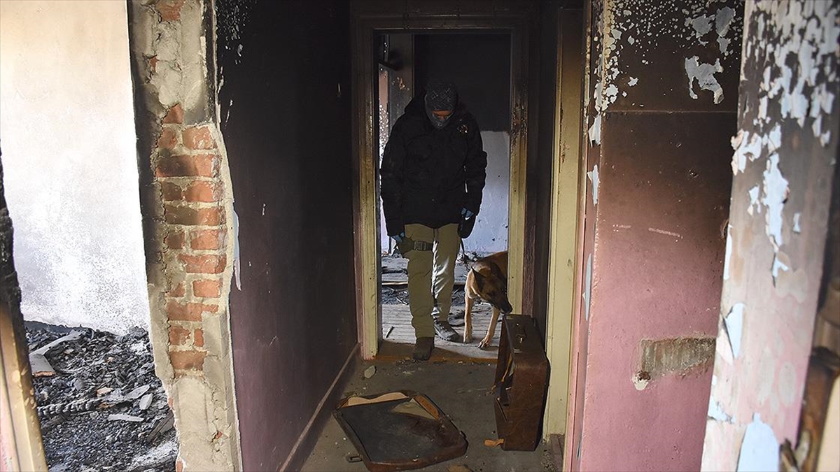 Gençlere Kucak Açan 'Narkotik Polisi' Zehir Tacirlerinin Korkulu Rüyası Oluyor