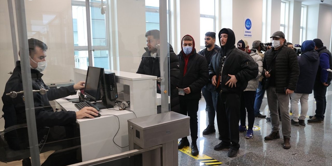 Ukrayna'dan tahliye edilen Türklerin sayısı 11 bini geçti