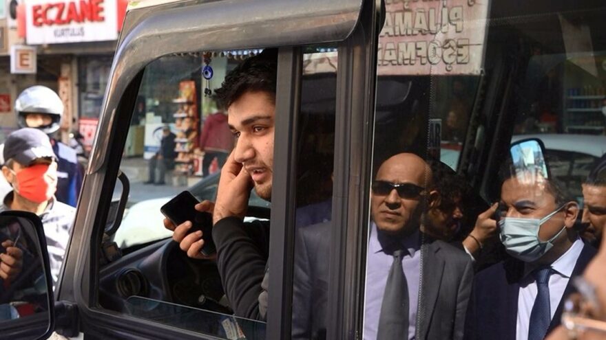 ‘Muhammed aşkına’ deyip isyan etti