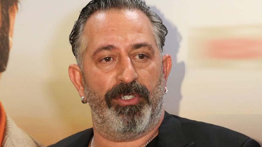 Cem Yılmaz: Akaryakıt zammı vs gibi şeyler duyuyorum etrafta…