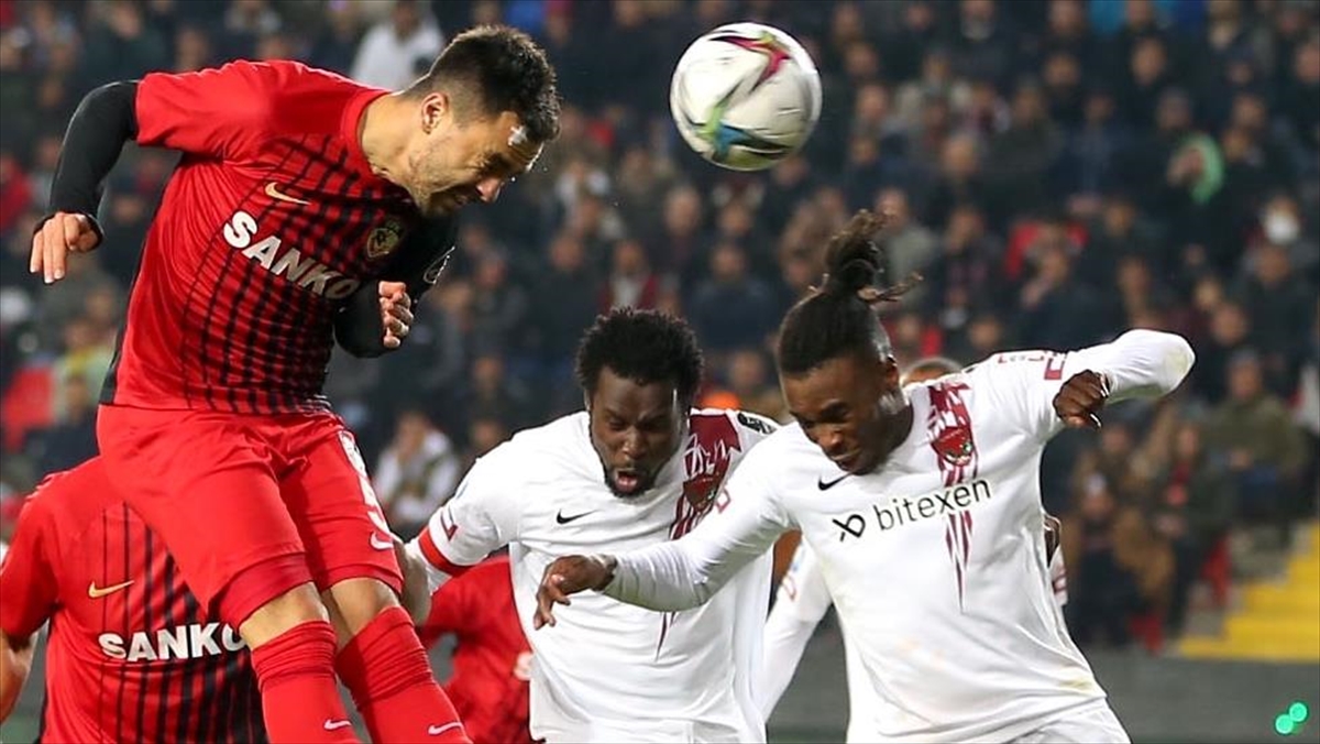 Gaziantep Fk Ve Atakaş Hatayspor Puanları Paylaştı