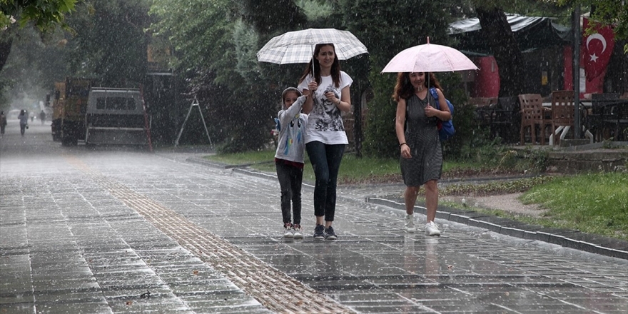 Bayram Tatilinde Sağanak Geçişlerine Dikkat
