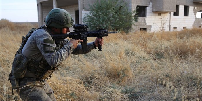 Fırat Kalkanı bölgesinde 12 terörist etkisiz hale getirildi