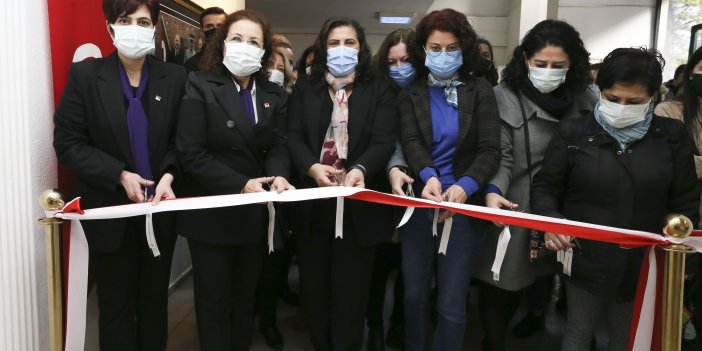 ÇERÇİOĞLU 8 MART DÜNYA EMEKÇİ KADINLAR GÜNÜ KARİKATÜR SERGİSİNİN AÇILIŞINI YAPTI