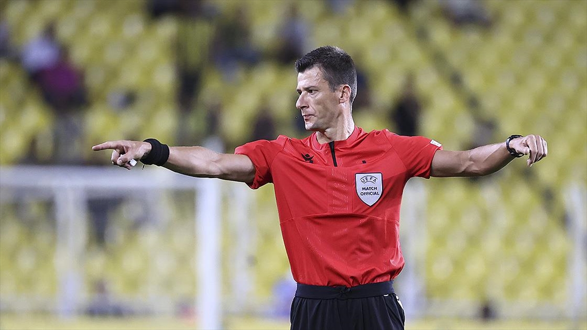 Barcelona-Galatasaray Maçını Fransız Hakem Benoit Bastien Yönetecek