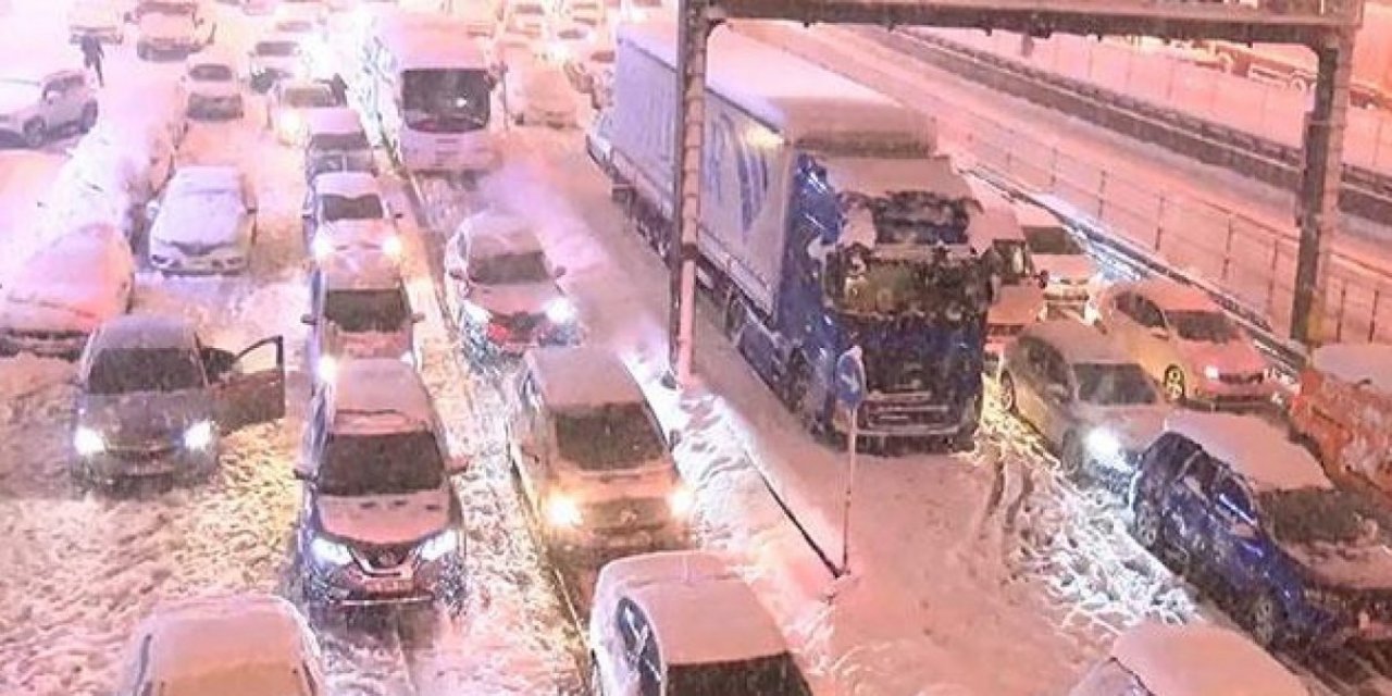 Tır ve kamyonların İstanbul'a girişleri yasaklandı