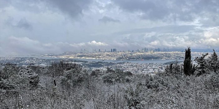 İstanbul'da Kar Yağışı Etkili Oluyor