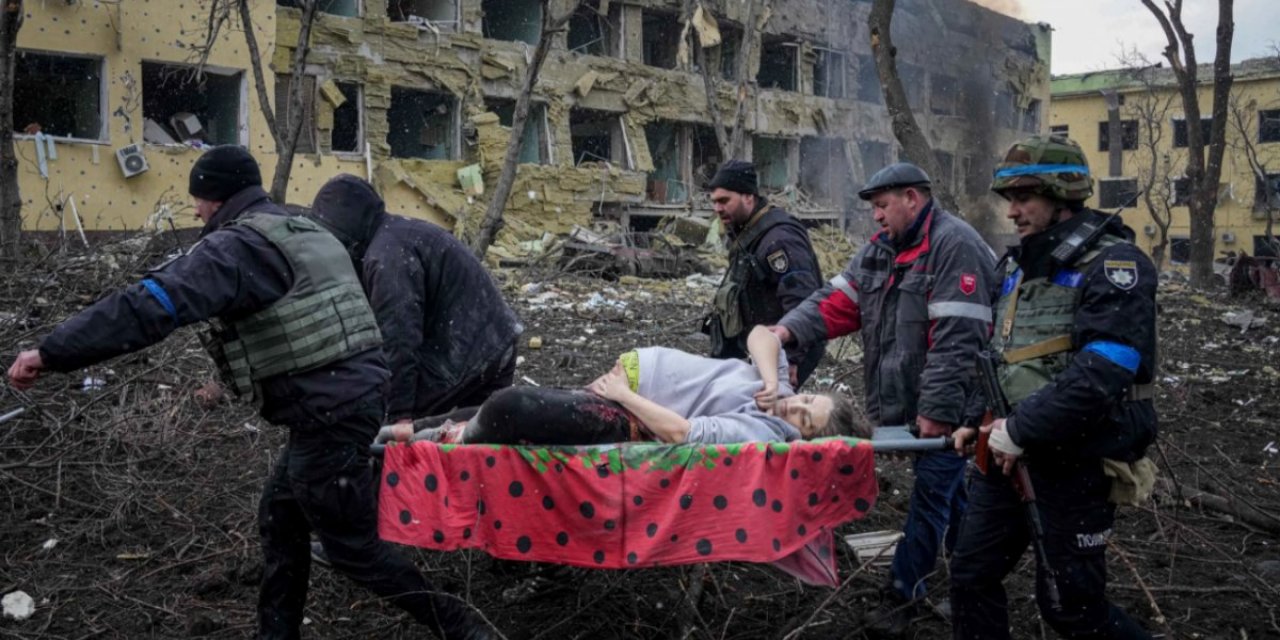 Mariupol'de vurulan çocuk hastanesinden görüntüler