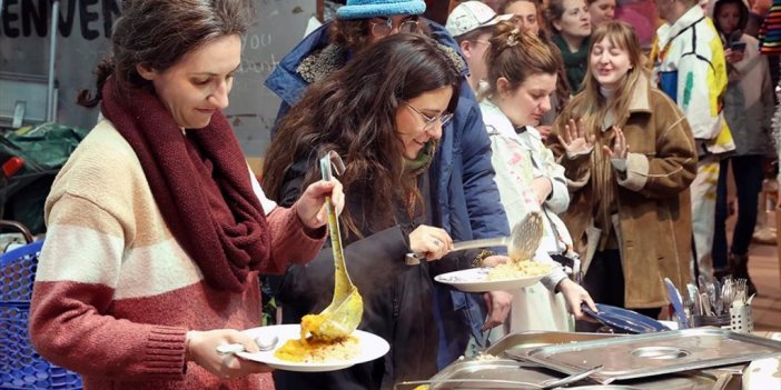 Fransa'da Ukraynalı Mülteciler, Diğer Mültecilere Göre Farklı Muamele Görüyor