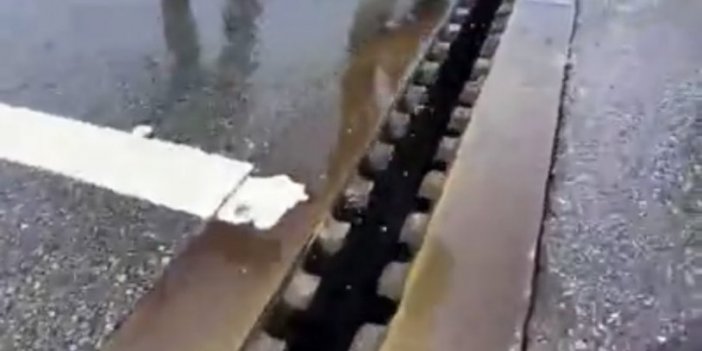 82 Yıllık Köprü Yarıldı