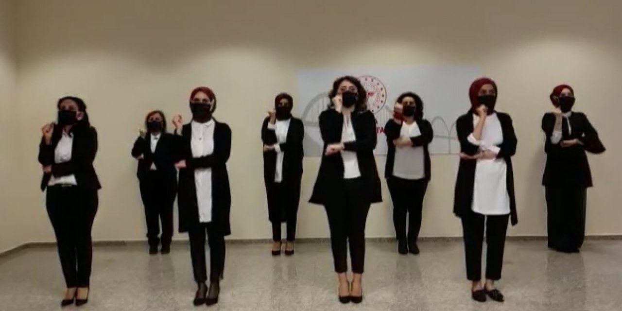 Samsun'da sağlık çalışanlarından, işaret diliyle İstiklal Marşı