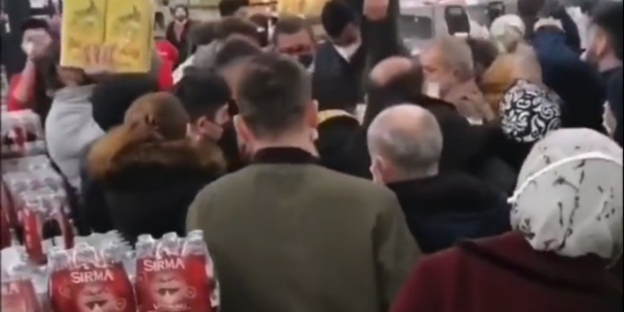 İstanbul’da, zincir markette ayçiçek yağı izdihamı