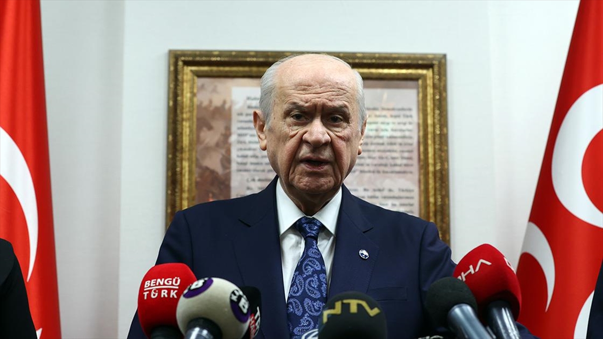 Bahçeli: MHP'nin Genel Başkanı İmzasız Makalelere Aldırış Etmez