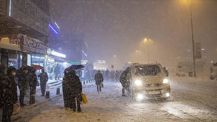 Dehşete düşüren haritalar! Devasa kar kütleleri İstanbul'un üstünde! İstanbul'a kar çığ düşer gibi yağacak