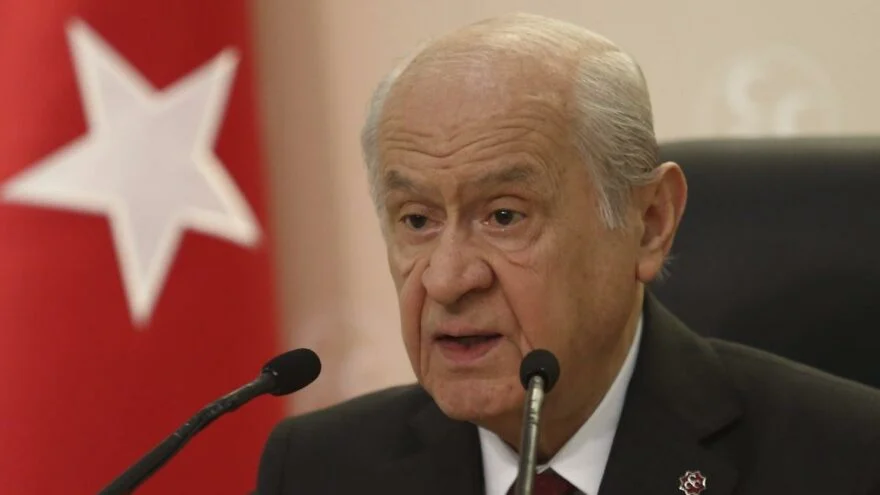 AKP’li isim Bahçeli’yi hedef aldı, MHP’liler salonu terk etti