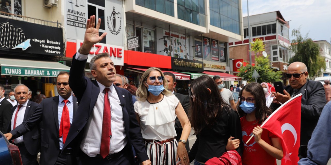 Öztürk Yılmaz Mersin’den Türkiye’ye seslendi! Yeniden ayağa kalkmak lazım