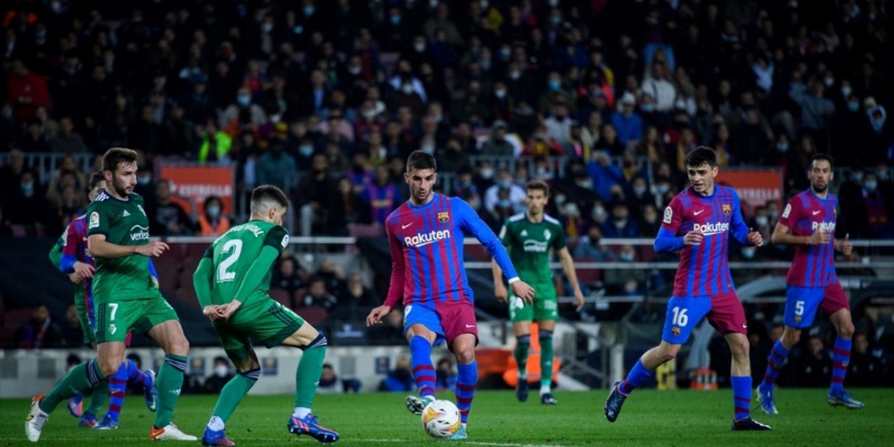 Barcelona Evinde Farklı Kazandı