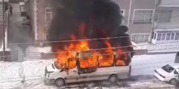 Öğrenci Servisi Alev Alev Yandı