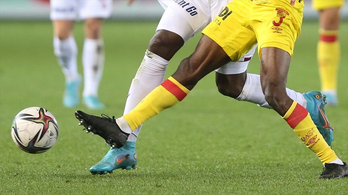 Futbolda Yayın Hakları İhalesinde 8 Paketin 7'si Sahibini Buldu