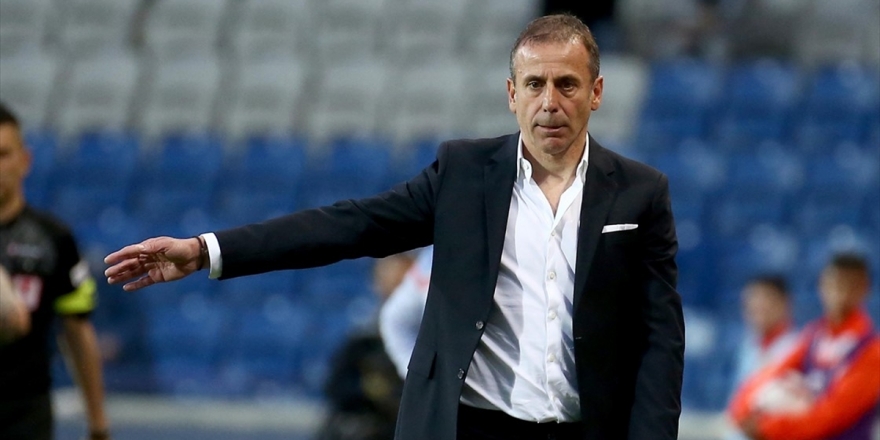 Beşiktaş Abdullah Avcı İle 3 Yıllık Sözleşme İmzaladı