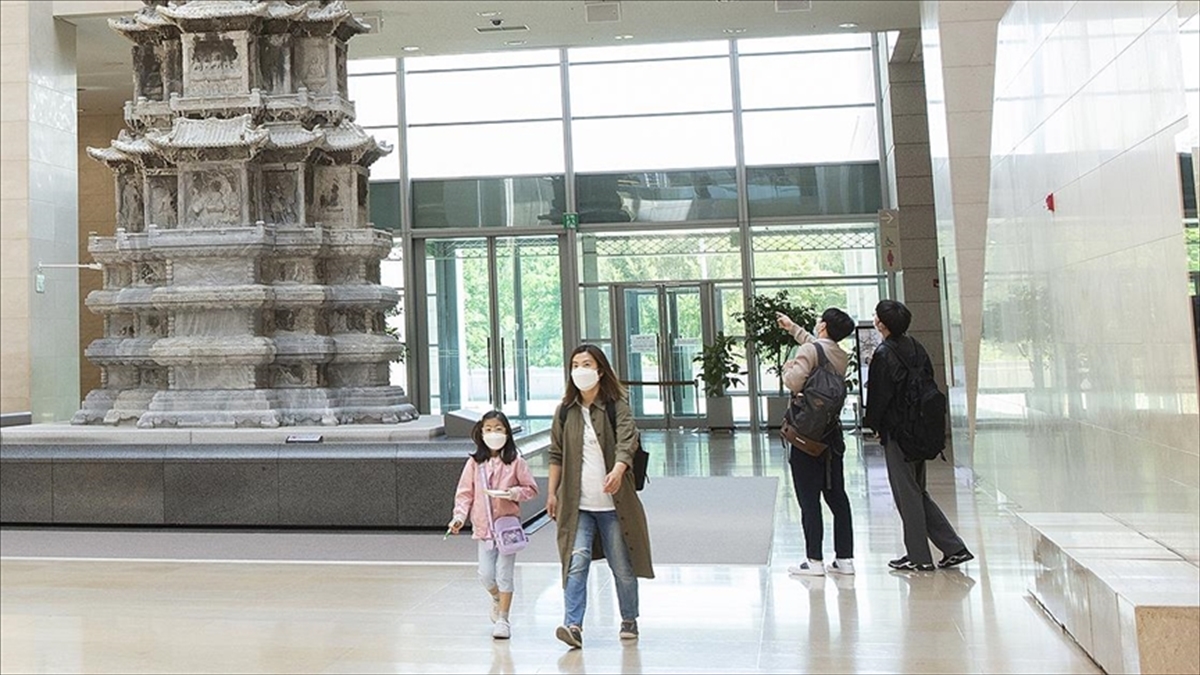 Güney Kore'de 400 Bin 741 İle En Yüksek Günlük Kovid-19 Vaka Sayısı Kaydedildi