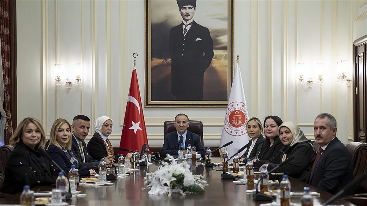 Bakan Bozdağ: Yaşanan Sıkıntıları Ancak Yargıtayımızın Ortaya Koyacağı İçtihatlarla Sağlıklı Bir Zemine Oturtabiliriz