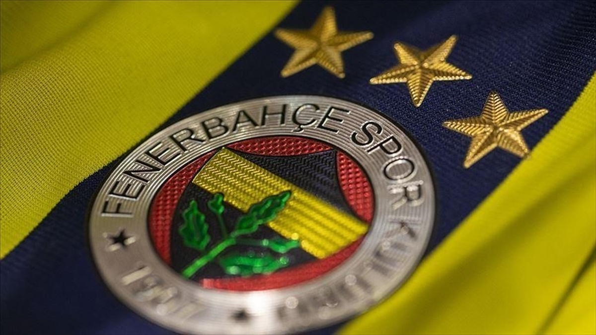 Fenerbahçe, 6 Genç Futbolcusuyla Sözleşme İmzalıyor