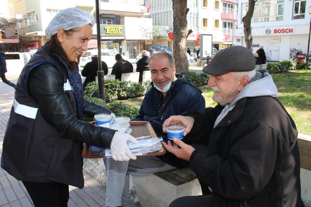 AYDIN BÜYÜKŞEHİR BELEDİYESİ’NDEN BERAT KANDİLİ’NDE HELVA HAYRI