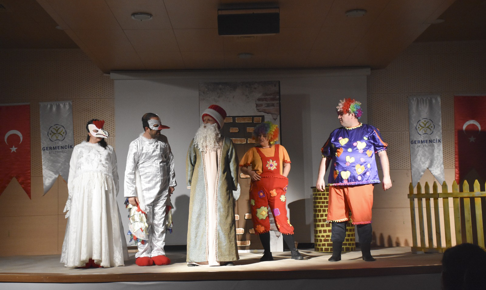 AYDIN BÜYÜKŞEHİR BELEDİYESİ ŞEHİR TİYATROSU GERMENCİKLİ ÇOCUKLARLA BULUŞTU