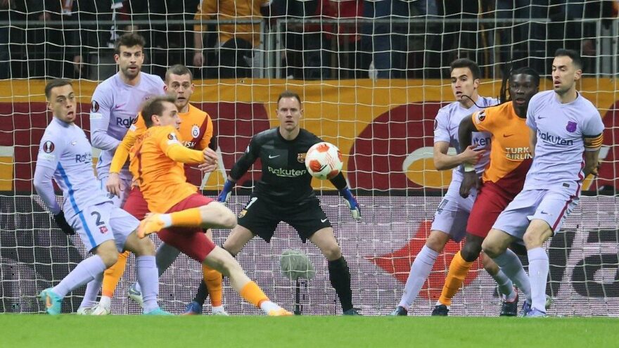 Galatasaray 1- 2 Barcelona Avrupa'ya veda...