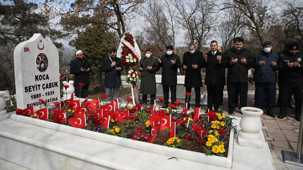 Çanakkale Kahramanı Seyit Onbaşı, Balıkesir'de Mezarı Başında Anıldı