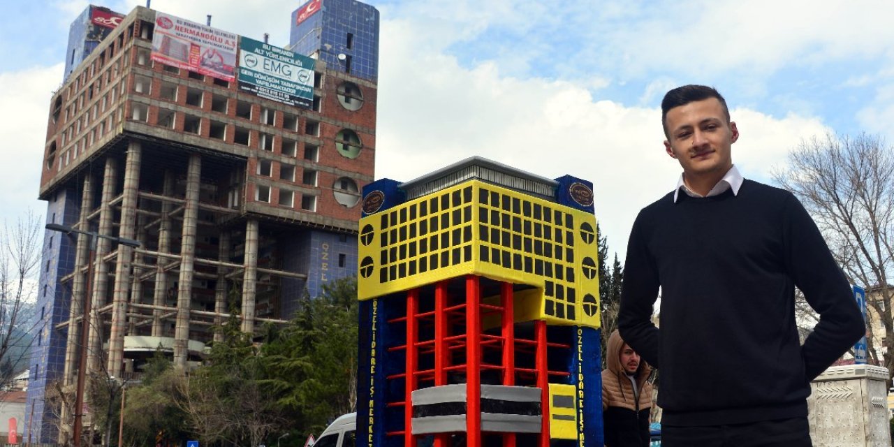 Yıkımına başlanan dünyanın en saçma binasının pastadan maketini yaptılar