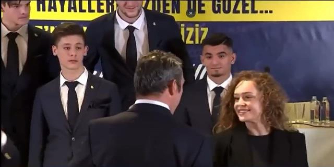 Ali Koç, tanıyamadığı kadına "Kimsin sen?"diye sordu, aldığı cevapla herkesi güldürdü