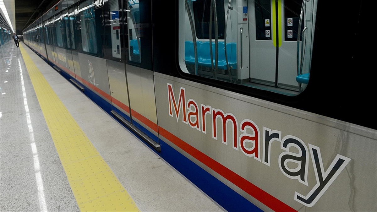 Marmaray Trenleri Saat 02.00'ye Kadar Hizmet Verecek