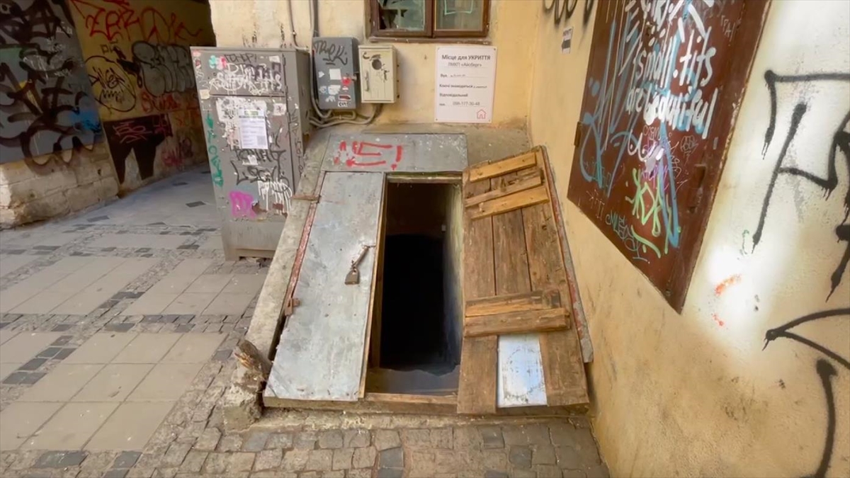 Lviv’de 219 Yıllık Binanın Sığınağı Yeniden Kullanıma Açıldı