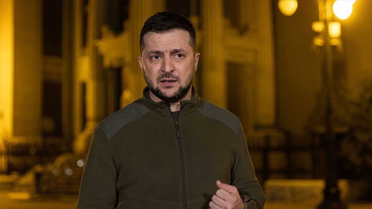 Zelenskiy, Putin İle Müzakereye Hazır Olduğunu Belirtti