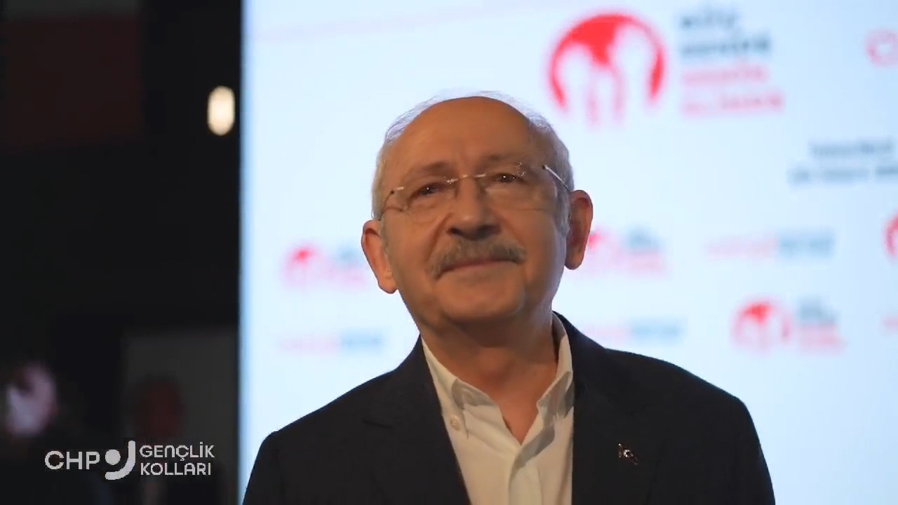 Gençler söyledi, Kılıçdaroğlu’nun gözleri doldu