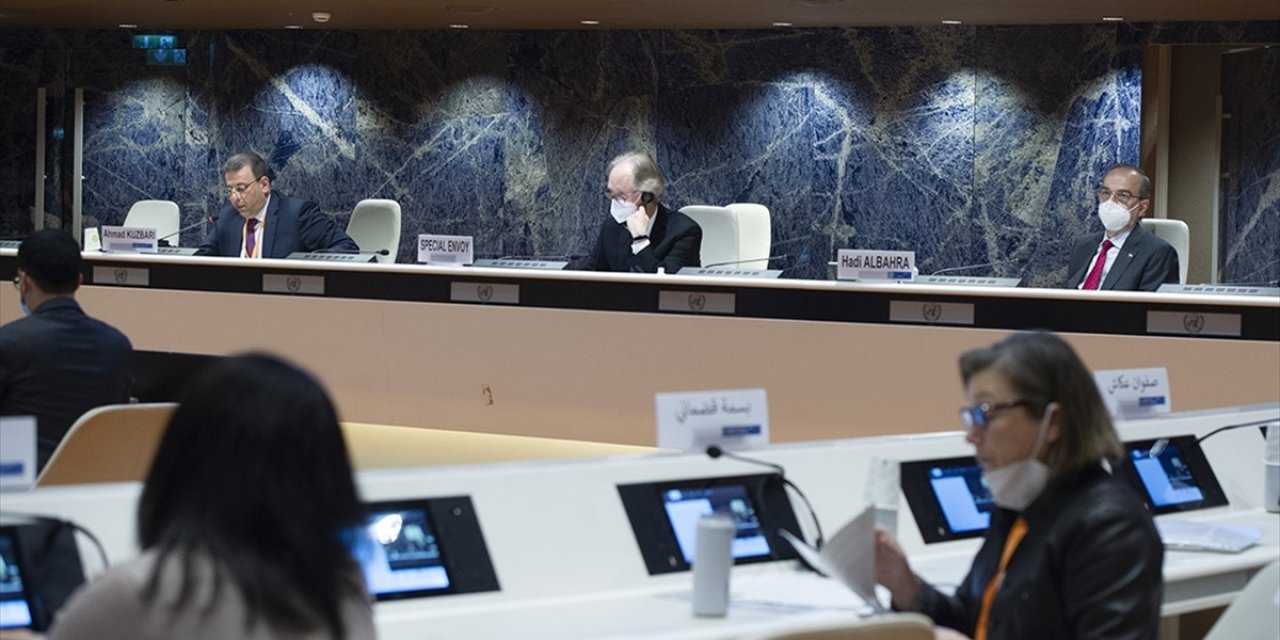 Suriye Anayasa Komitesi'nin 7'nci Turunda Anayasanın 4 Maddesi Görüşülecek