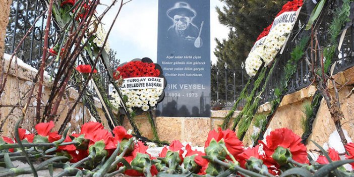 Aşık Veysel, vefatının 49'uncu yılında mezarı başında anıldı