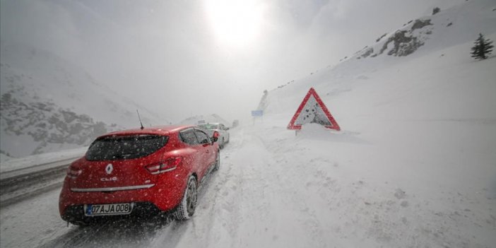 Antalya-Konya kara yolu tırların geçişine açıldı