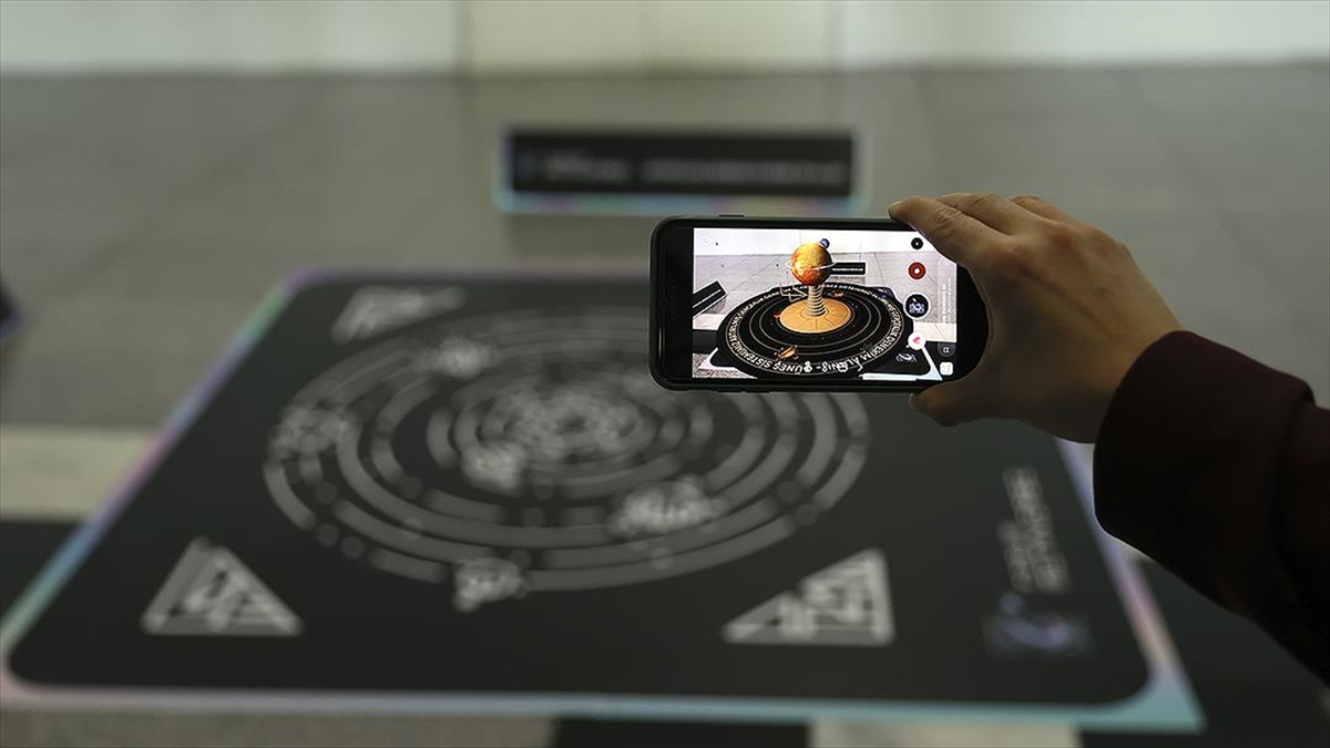 Ak Parti, Forum Metaverse Etkinliğiyle Katılımcılara Artırılmış Gerçeklik Deneyimi Sundu