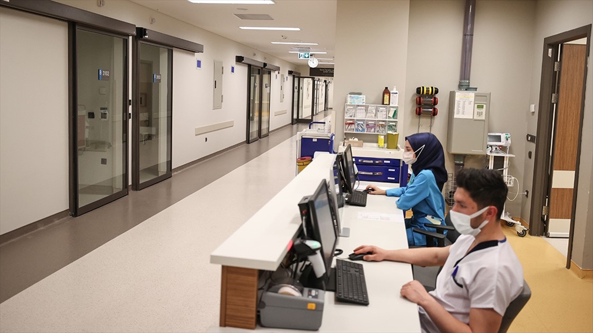 Başakşehir Çam Ve Sakura Şehir Hastanesi'nde Yanık Merkezi Hizmete Açıldı